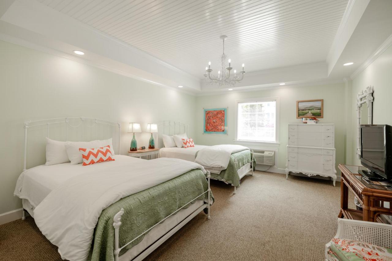 The Chesapeake Inn Urbanna Bagian luar foto