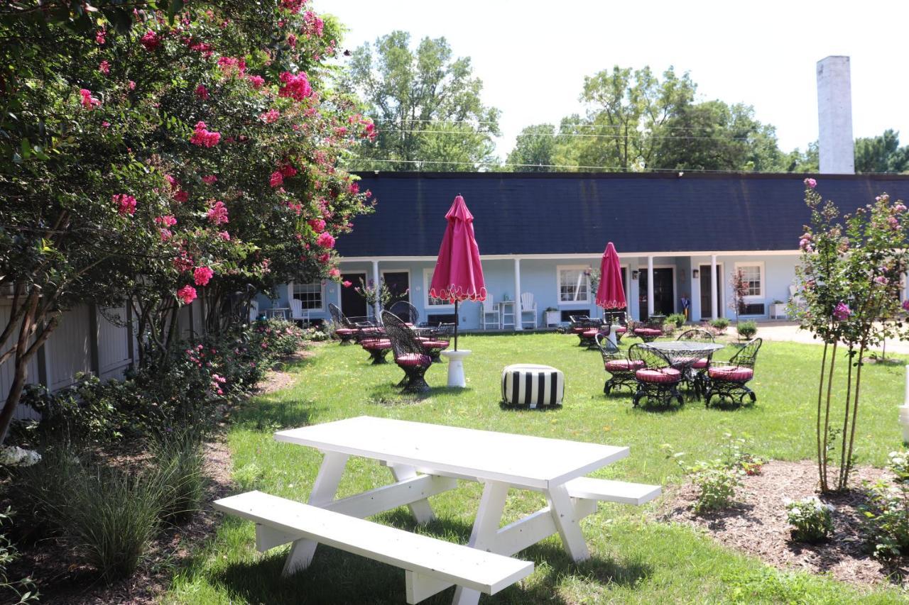 The Chesapeake Inn Urbanna Bagian luar foto